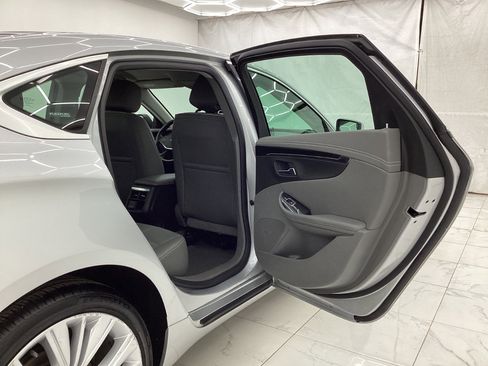 Used 2017 Chevrolet Impala Premier w/ Enhanced Convenience Package image 23