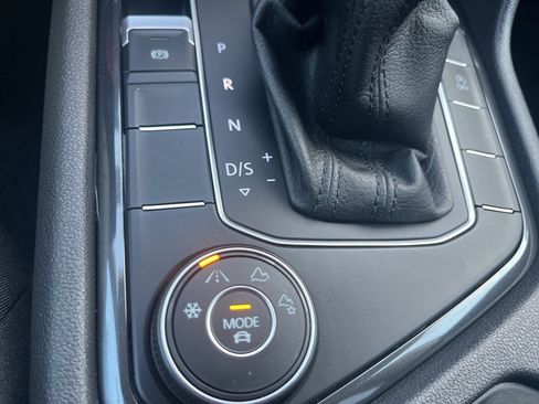 Used 2021 Volkswagen Tiguan S image 18