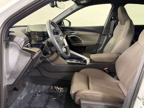 Used 2025 Audi Q5 Premium Plus w/ Premium Plus AWD/4WD image 5
