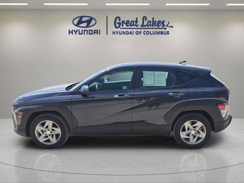 Certified 2025 Hyundai Kona SE FWD image 2