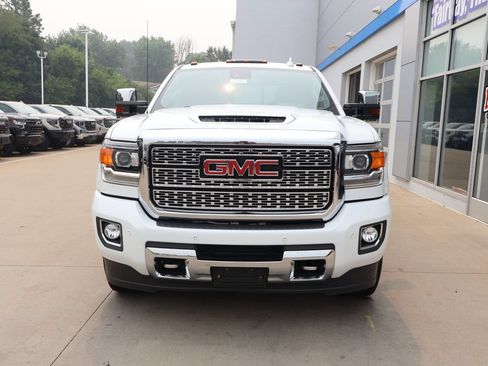 Used 2020 Chevrolet Silverado 2500 High Country w/ Z71 Off-Road Package AWD/4WD image 5