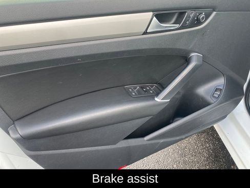 Used 2022 Volkswagen Passat 2.0T SE image 13