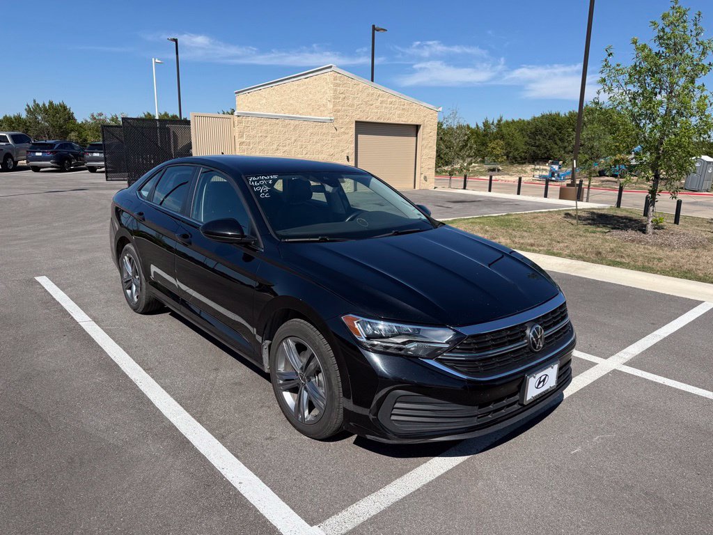 Used 2024 Volkswagen Jetta SE FWD image 5