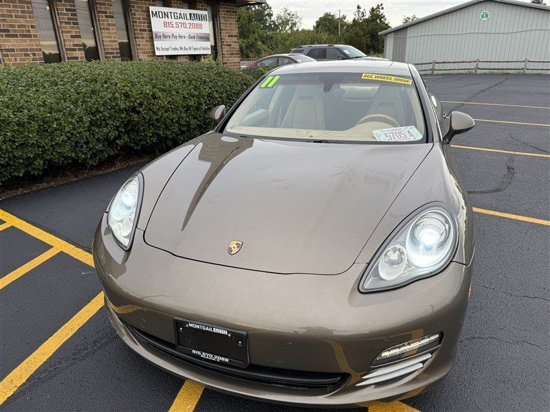 Used 2011 Porsche Panamera RWD image 2