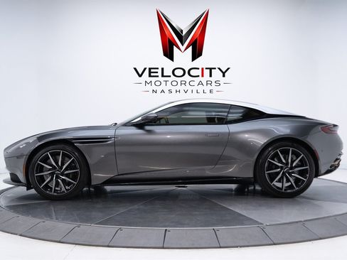 Used 2017 Aston Martin DB11 V12 RWD image 9