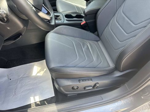 Used 2025 Volkswagen Jetta SEL FWD image 19