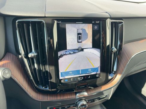 Certified 2024 Volvo XC60 B5 Plus w/ Protection Package Premier image 25