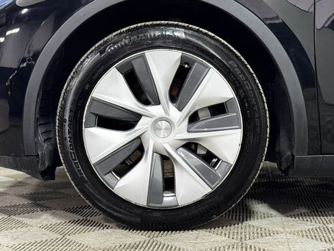 Used 2020 Tesla Model Y Long Range image 2