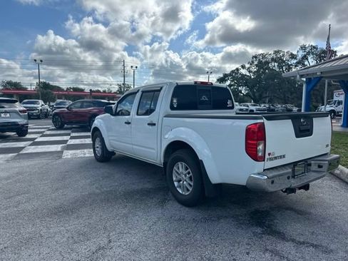 Used 2016 Nissan Frontier SV w/ SV Value Truck Package RWD image 3