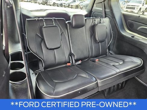 Used 2025 Chrysler Pacifica Limited FWD image 15