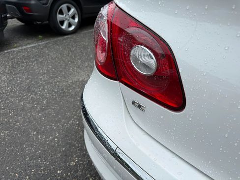 Used 2012 Volkswagen CC R-Line FWD image 11
