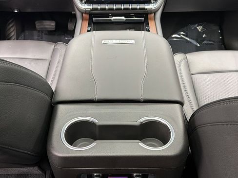 Used 2026 GMC Yukon Denali w/ Sun & Power Step Package AWD/4WD image 35