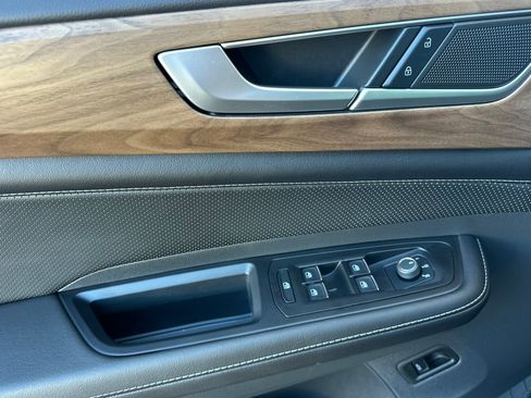 New 2026 Volkswagen Atlas SE image 9