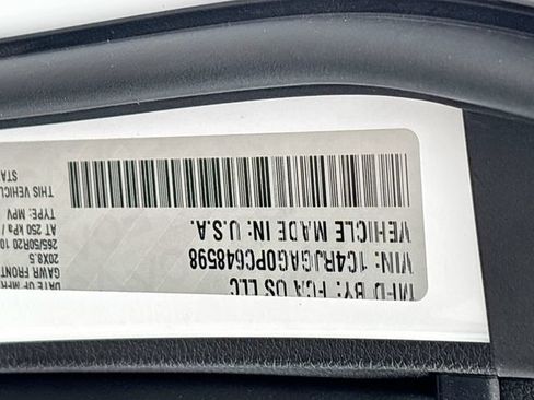 Used 2023 Jeep Grand Cherokee Altitude RWD image 32
