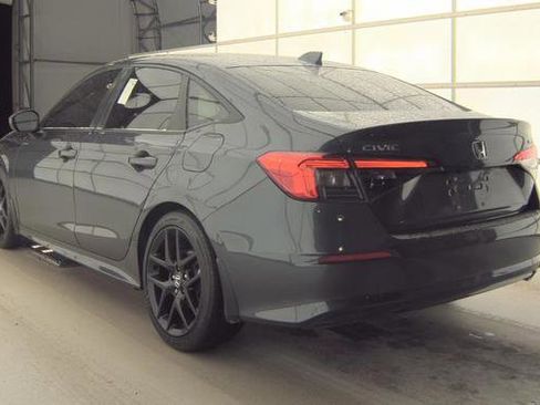 Used 2024 Honda Civic Sport image 3