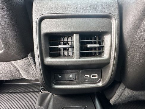 Used 2021 Cadillac XT4 Premium Luxury w/ Cold Weather Package image 11