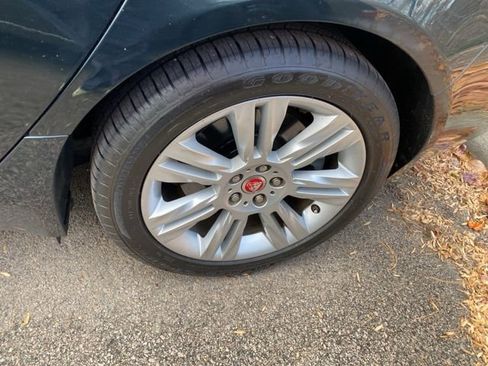 Used 2017 Jaguar XF Premium image 35