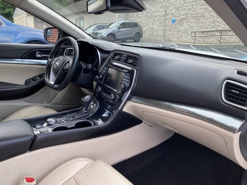 Used 2020 Nissan Maxima 3.5 SV w/ Floor Mat Group FWD image 18