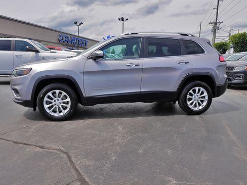 Used 2019 Jeep Cherokee Latitude w/ Popular Appearance Group AWD/4WD image 8