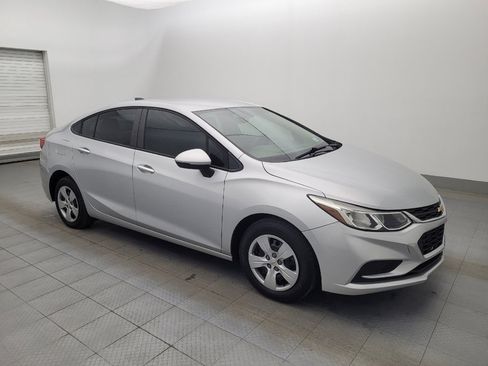 Used 2018 Chevrolet Cruze LS image 11