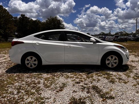 Used 2016 Hyundai Elantra SE FWD image 6