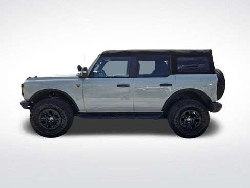 Used 2024 Ford Bronco Badlands w/ Sasquatch Package AWD/4WD image 9