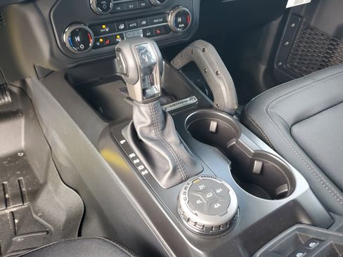 New 2025 Ford Bronco Badlands image 17