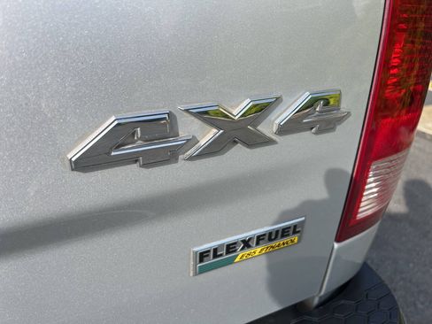 Used 2016 RAM 1500 Classic SLT AWD/4WD image 11