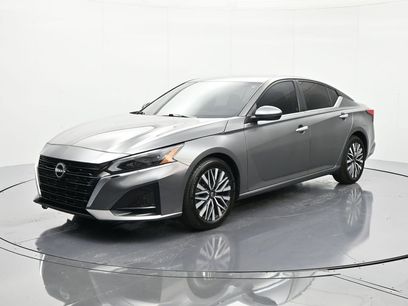 Used 2023 Nissan Altima 2.5 SV