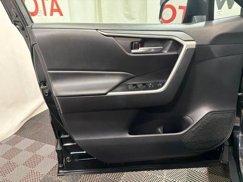 Used 2021 Toyota RAV4 XLE AWD/4WD image 23
