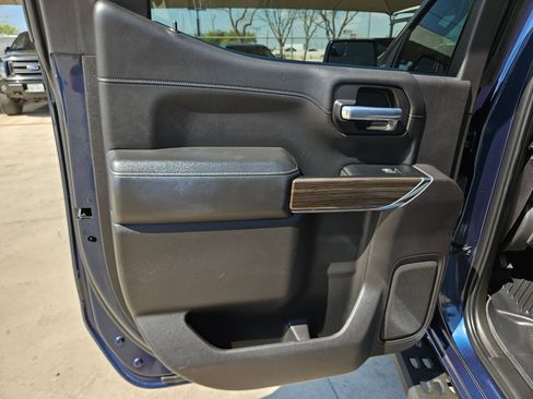 Certified 2020 Chevrolet Silverado 1500 RST w/ Texas Edition image 15