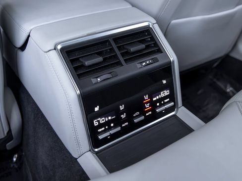 Certified 2023 Porsche Panamera Platinum Edition RWD image 43