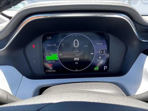 Used 2022 Chevrolet Bolt EUV Premier FWD image 19