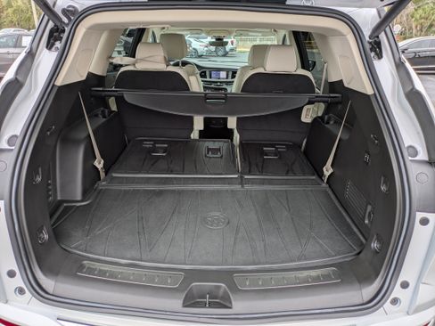 Certified 2024 Buick Enclave Avenir w/ Avenir Technology Package image 17