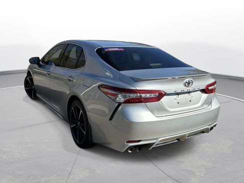 Used 2018 Toyota Camry XSE image 8