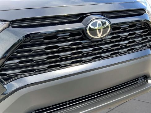 Used 2025 Toyota RAV4 LE AWD/4WD image 29