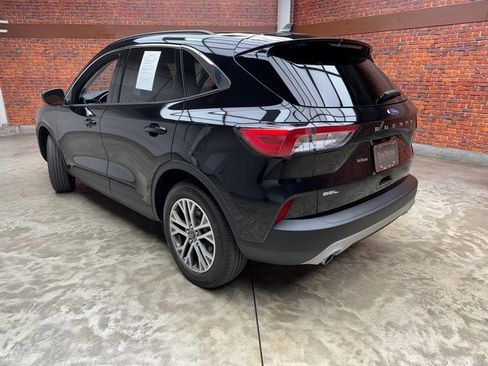 Used 2022 Ford Escape SEL w/ Technology Package image 3