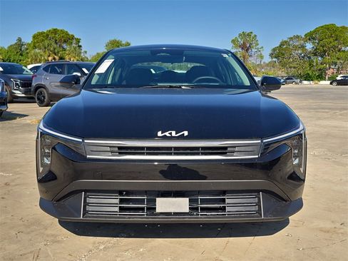 New 2025 Kia K4 LXS image 3