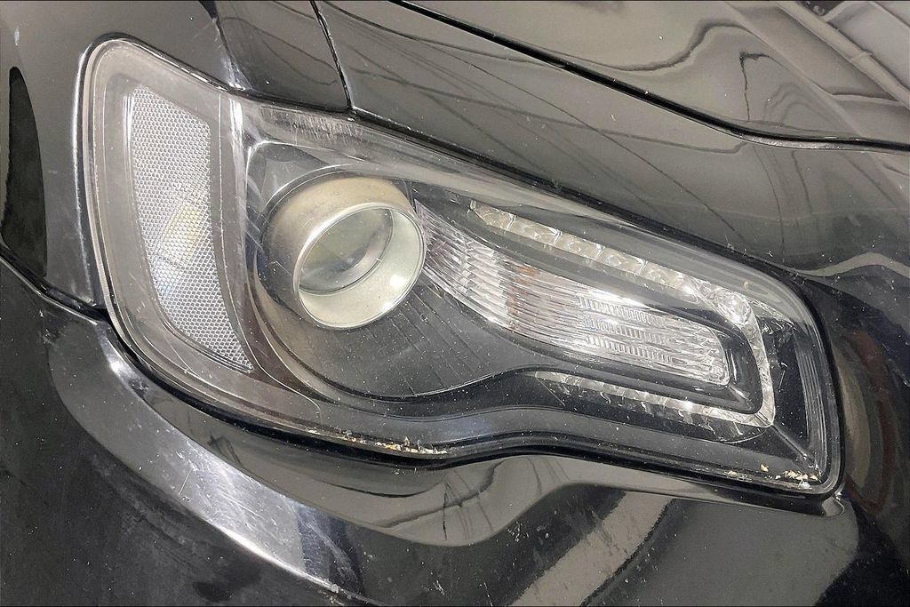 Used 2019 Chrysler 300 S AWD/4WD image 36
