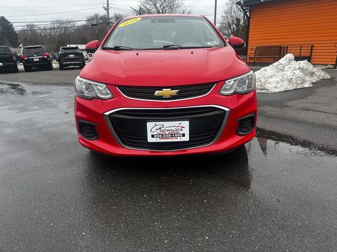 Used 2020 Chevrolet Sonic LT image 2