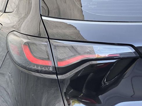 Used 2023 Honda HR-V LX image 9