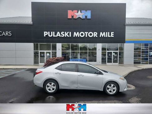 Used 2015 Toyota Corolla LE FWD image 1