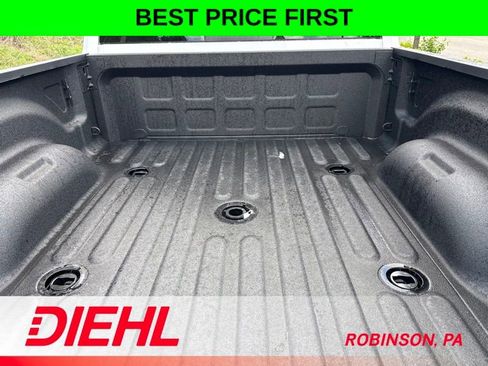 New 2026 RAM 2500 Laramie AWD/4WD image 12