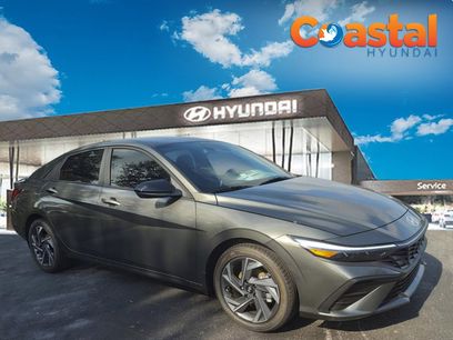 Used 2025 Hyundai Elantra Sport w/ Cargo Package