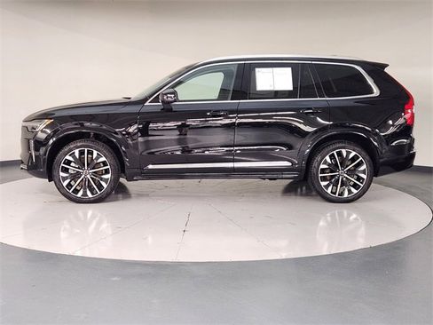 Used 2025 Volvo XC90 B5 Plus image 5