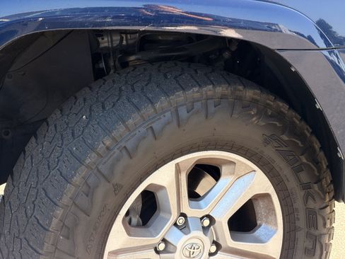 Used 2020 Toyota 4Runner SR5 Premium w/ Moonroof Package AWD/4WD image 5