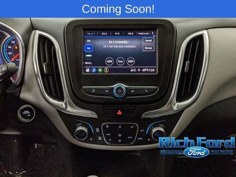 Used 2021 Chevrolet Equinox LT w/ Driver Convenience Package image 8