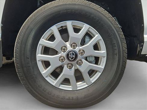 Certified 2025 Toyota Tacoma SR5 AWD/4WD image 29