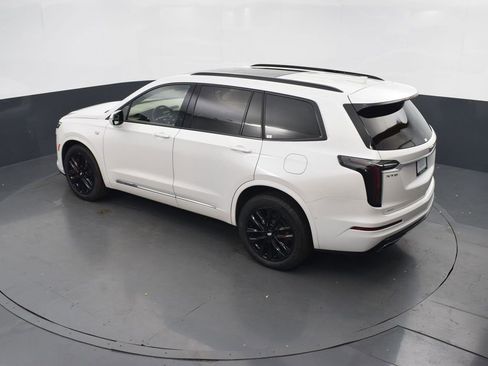Used 2022 Cadillac XT6 Sport w/ Platinum Package image 42