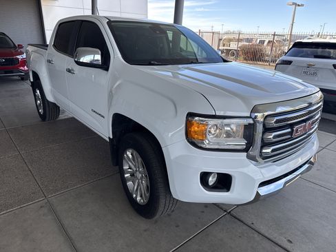 Used 2015 GMC Canyon SLT image 3